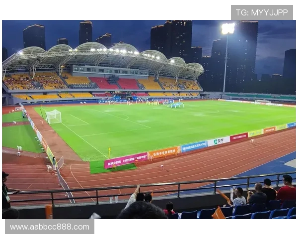 杭州足球队的意识提升与发展探讨聚焦足球文化建设与团队精神培养 杭州足球队的意识提升与发展探讨聚焦足球文化建设与团队精神培养