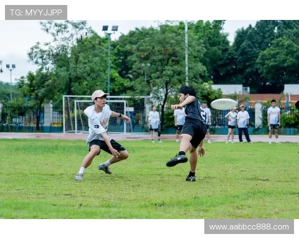武汉飞盘队的奋斗与成长:一段不平凡的飞盘之旅记录 武汉飞盘队的奋斗与成长:一段不平凡的飞盘之旅记录