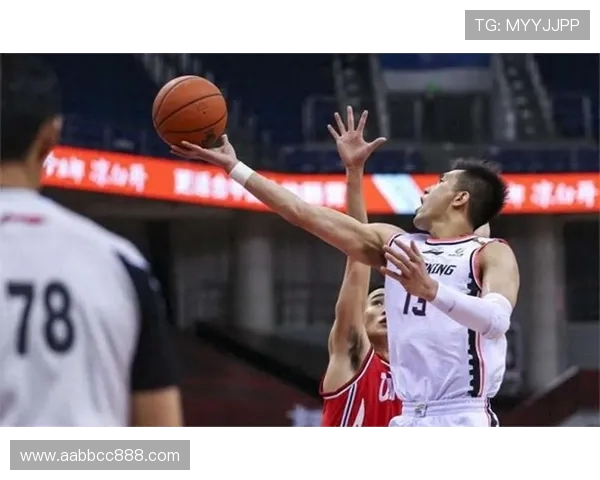 CBA辽宁队与广州队激战正酣球迷热议精彩表现与战术分析