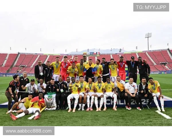 中国男足迎战哥伦比亚力争突破历史瓶颈展现全新风貌