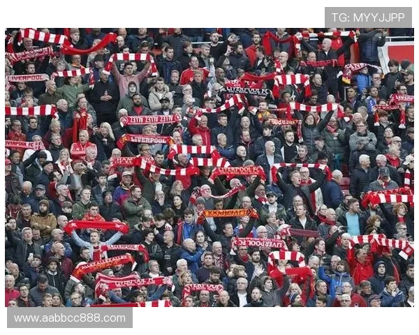 利物浦与马竞激战正酣解说员带你领略足球盛宴的精彩瞬间