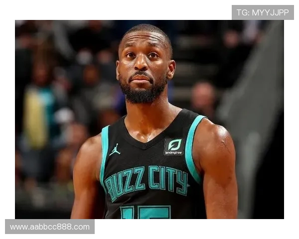 沃克凯斯勒展现潜力成NBA新星引发球迷热议与期待