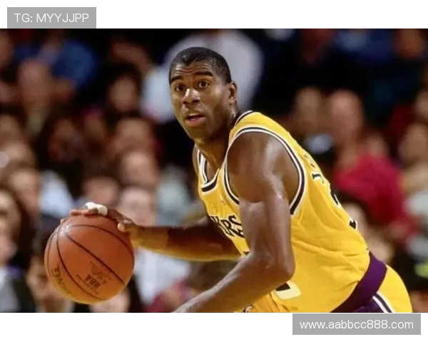 特雷杨如何在NBA赛场上展现独特风格与领导力的双重魅力