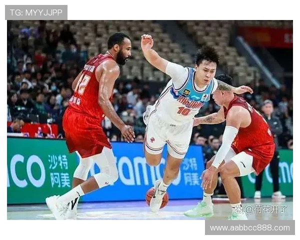 广州篮球队状态变革引发热议球迷期待新赛季的精彩表现与突破